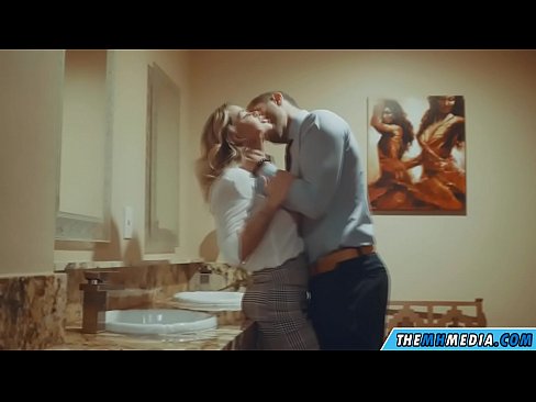 ❤️ Wenn eine vollbusige Blondine dich in einer öffentlichen Toilette verführt ☑ Sex video bei de.basseyn-vsem.ru ﹏